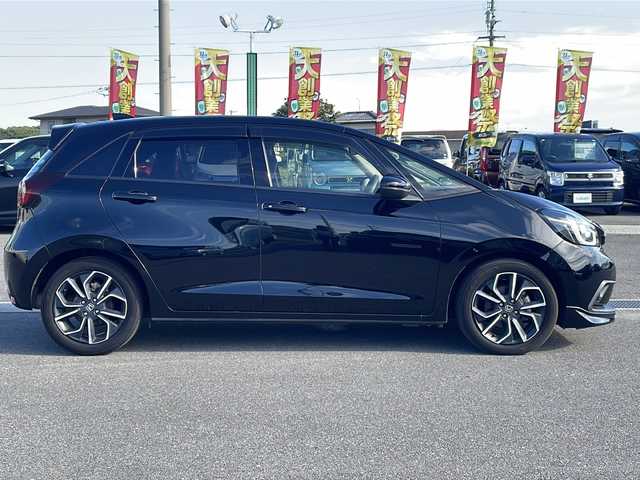 ホンダ フィット ホーム 香川県 2020(令2)年 7.6万km クリスタルブラックパール 純正8インチHonda　CONNECTナビ/フルセグテレビ/CD／DVD再生機能/バックカメラ/前後ドライブレコーダー/前後コーナーセンサー/LEDヘッドライト/ワイパーデアイサ―/ETC/スペアキー