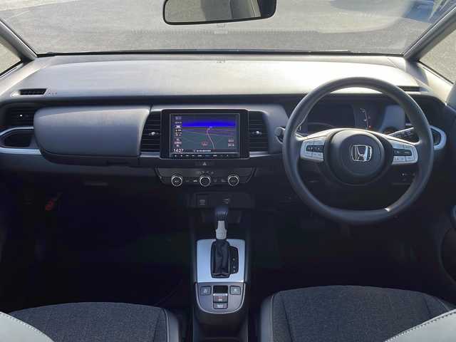 ホンダ フィット ホーム 香川県 2020(令2)年 7.6万km クリスタルブラックパール 純正8インチHonda　CONNECTナビ/フルセグテレビ/CD／DVD再生機能/バックカメラ/前後ドライブレコーダー/前後コーナーセンサー/LEDヘッドライト/ワイパーデアイサ―/ETC/スペアキー