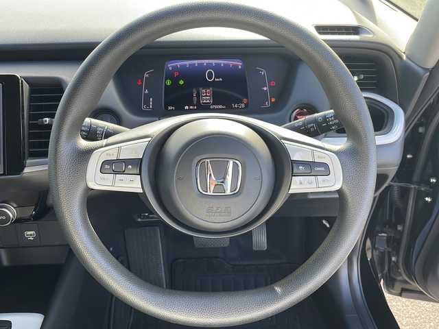 ホンダ フィット ホーム 香川県 2020(令2)年 7.6万km クリスタルブラックパール 純正8インチHonda　CONNECTナビ/フルセグテレビ/CD／DVD再生機能/バックカメラ/前後ドライブレコーダー/前後コーナーセンサー/LEDヘッドライト/ワイパーデアイサ―/ETC/スペアキー