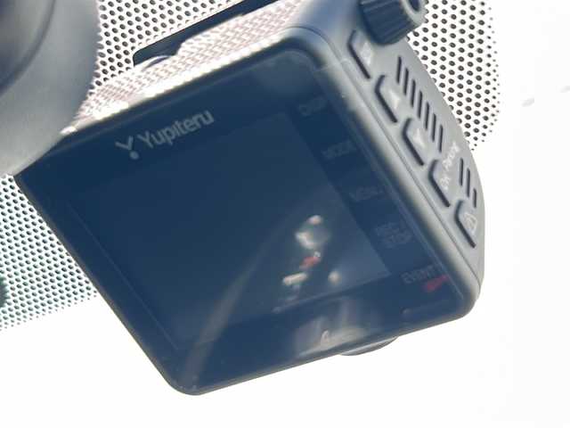 日産 ノート X DIG－S 愛媛県 2015(平27)年 5.7万km ブリリアントシルバー 純正SDナビ/Bluetooth/ワンセグ/SD/CD/DVD/ETC/社外ドライブレコーダー前後/バックカメラ/アラウンドビューモニター/純正フロアマット/コーナーセンサー/社外LEDヘッドライト/オートライト/レーンキープアシスト/衝突被害軽減システム/アイドリングストップ/プッシュスタート/保証書/取扱説明書