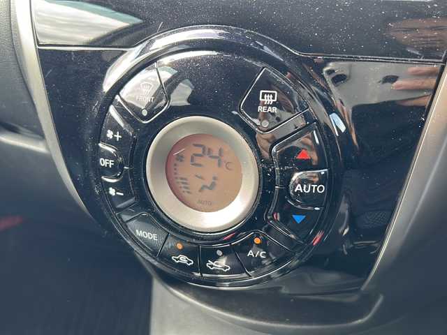 日産 ノート X DIG－S 愛媛県 2015(平27)年 5.7万km ブリリアントシルバー 純正SDナビ/Bluetooth/ワンセグ/SD/CD/DVD/ETC/社外ドライブレコーダー前後/バックカメラ/アラウンドビューモニター/純正フロアマット/コーナーセンサー/社外LEDヘッドライト/オートライト/レーンキープアシスト/衝突被害軽減システム/アイドリングストップ/プッシュスタート/保証書/取扱説明書