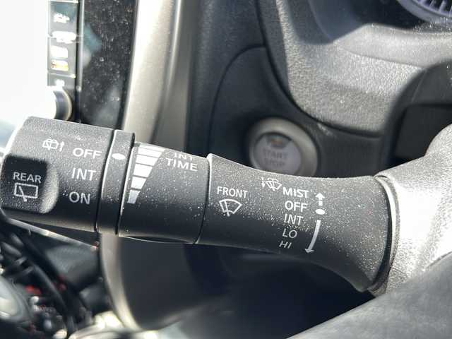 日産 ノート X DIG－S 愛媛県 2015(平27)年 5.7万km ブリリアントシルバー 純正SDナビ/Bluetooth/ワンセグ/SD/CD/DVD/ETC/社外ドライブレコーダー前後/バックカメラ/アラウンドビューモニター/純正フロアマット/コーナーセンサー/社外LEDヘッドライト/オートライト/レーンキープアシスト/衝突被害軽減システム/アイドリングストップ/プッシュスタート/保証書/取扱説明書