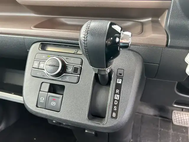 ダイハツ ムーヴ キャンバス セオリー G 岡山県 2022(令4)年 2.8万km レーザーブルークリスタルシャイン 登録時走行距離27331km/両側パワースライドドア/衝突回避支援ブレーキ機能/横滑り防止装置/コーナーセンサー/アイドリングストップ/電動パーキングブレーキ/オートブレーキホールド機能/オートライト/D/N席シートヒーター/プッシュスタート/スマートキー×2/純正フロアマット/15インチスタッドレスタイヤ/純正シートカバー