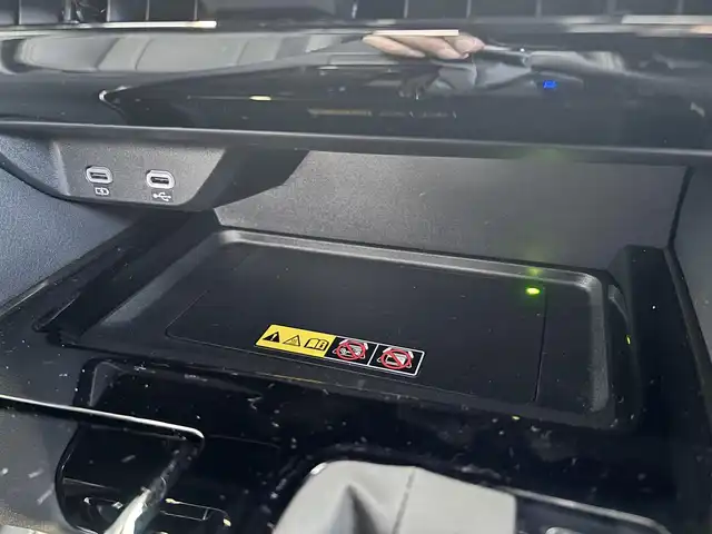 トヨタ アルファード Z 京都府 2024(令6)年 0.5万km プラチナホワイトパールマイカ ワンオーナー/黒革シート/純正14インチナビ、地デジ、Bluetooth/パノラミックビューモニター/デジタルインナーミラー/USB端子/HDMI端子/全席パワーシート/ハンドルヒーター/前席シートヒーター、エアーシート/左右独立ムーンルーフ/ユニバーサルステップ/両側パワースライドドア 、バワーバックドア/T’Z前後ドライブレコーダー/ビルトイン2.0ETC/3眼LEDヘッドランプ/ブラインドスポットモニター/オートハイビーム/純正18インチアルミホイール/スペアキー/トヨタセーフティセンス/・プリクラッシュセーフティ/・レーントレーシングアシスト/・レーンディバーチャーアラート/・全車速追従機能付レーダークルーズコントロール/・アダブティブハイビームシステム/・ロードサインアシスト/・プロアクティブドライビングアシスト