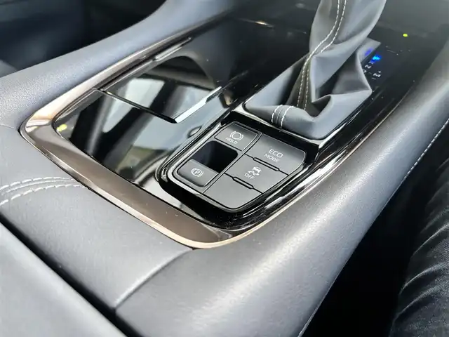 トヨタ アルファード Z 京都府 2024(令6)年 0.5万km プラチナホワイトパールマイカ ワンオーナー/黒革シート/純正14インチナビ、地デジ、Bluetooth/パノラミックビューモニター/デジタルインナーミラー/USB端子/HDMI端子/全席パワーシート/ハンドルヒーター/前席シートヒーター、エアーシート/左右独立ムーンルーフ/ユニバーサルステップ/両側パワースライドドア 、バワーバックドア/T’Z前後ドライブレコーダー/ビルトイン2.0ETC/3眼LEDヘッドランプ/ブラインドスポットモニター/オートハイビーム/純正18インチアルミホイール/スペアキー/トヨタセーフティセンス/・プリクラッシュセーフティ/・レーントレーシングアシスト/・レーンディバーチャーアラート/・全車速追従機能付レーダークルーズコントロール/・アダブティブハイビームシステム/・ロードサインアシスト/・プロアクティブドライビングアシスト