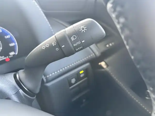 トヨタ アルファード Z 京都府 2024(令6)年 0.5万km プラチナホワイトパールマイカ ワンオーナー/黒革シート/純正14インチナビ、地デジ、Bluetooth/パノラミックビューモニター/デジタルインナーミラー/USB端子/HDMI端子/全席パワーシート/ハンドルヒーター/前席シートヒーター、エアーシート/左右独立ムーンルーフ/ユニバーサルステップ/両側パワースライドドア 、バワーバックドア/T’Z前後ドライブレコーダー/ビルトイン2.0ETC/3眼LEDヘッドランプ/ブラインドスポットモニター/オートハイビーム/純正18インチアルミホイール/スペアキー/トヨタセーフティセンス/・プリクラッシュセーフティ/・レーントレーシングアシスト/・レーンディバーチャーアラート/・全車速追従機能付レーダークルーズコントロール/・アダブティブハイビームシステム/・ロードサインアシスト/・プロアクティブドライビングアシスト