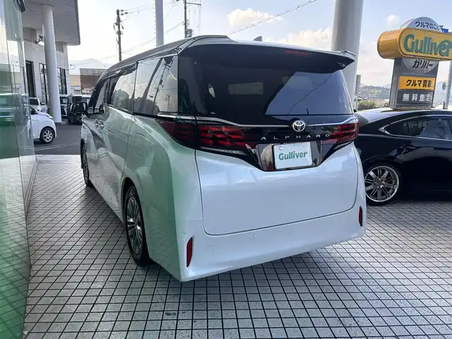 トヨタ アルファード Z 京都府 2024(令6)年 0.5万km プラチナホワイトパールマイカ ワンオーナー/黒革シート/純正14インチナビ、地デジ、Bluetooth/パノラミックビューモニター/デジタルインナーミラー/USB端子/HDMI端子/全席パワーシート/ハンドルヒーター/前席シートヒーター、エアーシート/左右独立ムーンルーフ/ユニバーサルステップ/両側パワースライドドア 、バワーバックドア/T’Z前後ドライブレコーダー/ビルトイン2.0ETC/3眼LEDヘッドランプ/ブラインドスポットモニター/オートハイビーム/純正18インチアルミホイール/スペアキー/トヨタセーフティセンス/・プリクラッシュセーフティ/・レーントレーシングアシスト/・レーンディバーチャーアラート/・全車速追従機能付レーダークルーズコントロール/・アダブティブハイビームシステム/・ロードサインアシスト/・プロアクティブドライビングアシスト