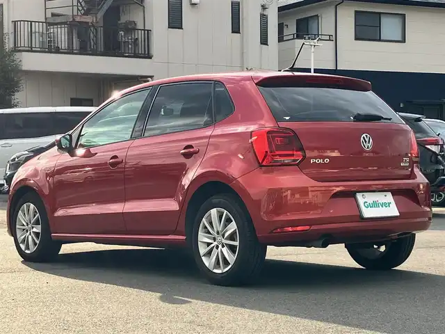 フォルクスワーゲン ポロ TSIコンフォートライン 静岡県 2015(平27)年 7.1万km サンセットレッドM 純正ナビ(CD/DVD/BT/フルセグ)/バックカメラ/パドルシフト/ドライブレコーダー前後/リモコンキー/スペアキー１本/パワーステアリング/パワーウィンドウ/アイドリングストップ/オートエアコン/レーダークルーズコントロール/フロアマット/布シート/純正アルミホイール/ABS/横滑り防止装置/オートライト/W+サイドエアバッグ