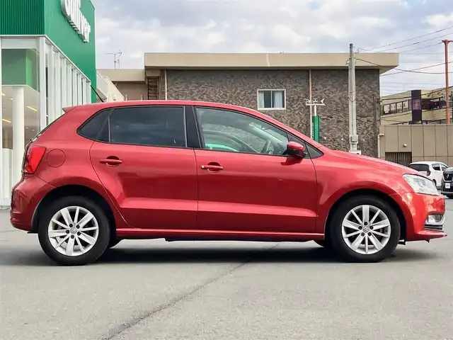 フォルクスワーゲン ポロ TSIコンフォートライン 静岡県 2015(平27)年 7.1万km サンセットレッドM 純正ナビ(CD/DVD/BT/フルセグ)/バックカメラ/パドルシフト/ドライブレコーダー前後/リモコンキー/スペアキー１本/パワーステアリング/パワーウィンドウ/アイドリングストップ/オートエアコン/レーダークルーズコントロール/フロアマット/布シート/純正アルミホイール/ABS/横滑り防止装置/オートライト/W+サイドエアバッグ