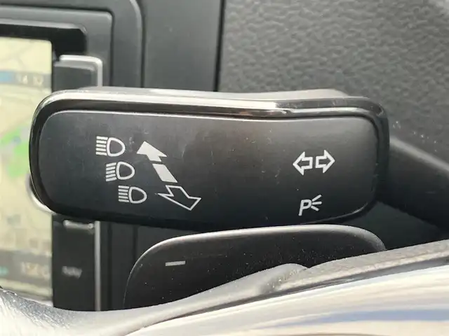 フォルクスワーゲン ポロ TSIコンフォートライン 静岡県 2015(平27)年 7.1万km サンセットレッドM 純正ナビ(CD/DVD/BT/フルセグ)/バックカメラ/パドルシフト/ドライブレコーダー前後/リモコンキー/スペアキー１本/パワーステアリング/パワーウィンドウ/アイドリングストップ/オートエアコン/レーダークルーズコントロール/フロアマット/布シート/純正アルミホイール/ABS/横滑り防止装置/オートライト/W+サイドエアバッグ