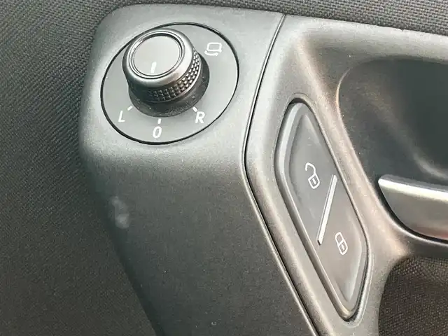 フォルクスワーゲン ポロ TSIコンフォートライン 静岡県 2015(平27)年 7.1万km サンセットレッドM 純正ナビ(CD/DVD/BT/フルセグ)/バックカメラ/パドルシフト/ドライブレコーダー前後/リモコンキー/スペアキー１本/パワーステアリング/パワーウィンドウ/アイドリングストップ/オートエアコン/レーダークルーズコントロール/フロアマット/布シート/純正アルミホイール/ABS/横滑り防止装置/オートライト/W+サイドエアバッグ