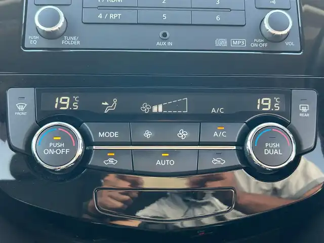 日産 エクストレイル 20Xi 熊本県 2020(令2)年 1.6万km ダイヤモンドブラック 純正オーディオ/・AM/FM/CD/プロパイロット/アラウンドビューモニター/エマージェンシーブレーキ/側方支援/後側方支援/デジタルインナーミラー/全席シートヒーター/パワーバックドア/革巻きステアリング/ステアリングスイッチ/電動パーキングブレーキ/オートホールドブレーキ/革巻きステアリング/ステアリングスイッチ/純正フロアマット/ドアバイザー/電動格納ミラー/ウインカーミラー/純正アルミホイール/スペアキー