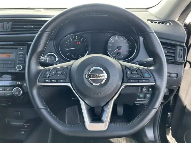 日産 エクストレイル 20Xi 熊本県 2020(令2)年 1.6万km ダイヤモンドブラック 純正オーディオ/・AM/FM/CD/プロパイロット/アラウンドビューモニター/エマージェンシーブレーキ/側方支援/後側方支援/デジタルインナーミラー/全席シートヒーター/パワーバックドア/革巻きステアリング/ステアリングスイッチ/電動パーキングブレーキ/オートホールドブレーキ/革巻きステアリング/ステアリングスイッチ/純正フロアマット/ドアバイザー/電動格納ミラー/ウインカーミラー/純正アルミホイール/スペアキー
