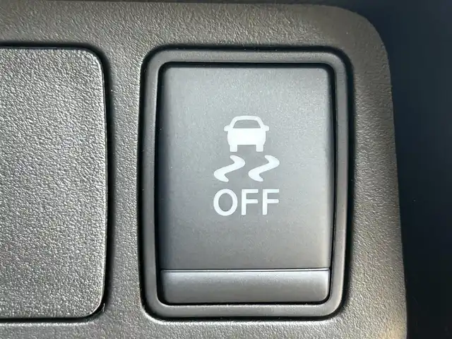 日産 エクストレイル 20Xi 熊本県 2020(令2)年 1.6万km ダイヤモンドブラック 純正オーディオ/・AM/FM/CD/プロパイロット/アラウンドビューモニター/エマージェンシーブレーキ/側方支援/後側方支援/デジタルインナーミラー/全席シートヒーター/パワーバックドア/革巻きステアリング/ステアリングスイッチ/電動パーキングブレーキ/オートホールドブレーキ/革巻きステアリング/ステアリングスイッチ/純正フロアマット/ドアバイザー/電動格納ミラー/ウインカーミラー/純正アルミホイール/スペアキー