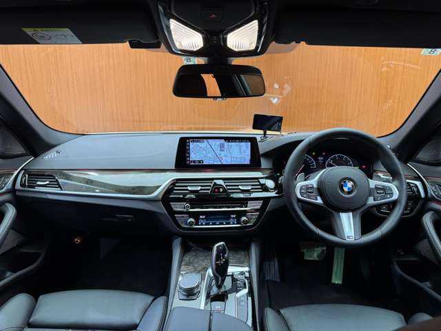 ＢＭＷ ５２３ｄ Mスポーツ 千葉県 2019(令1)年 4.5万km アルピンホワイトⅢ サンルーフ　/ハイラインＰＫＧ　/純正ナビ　/３６０°カメラ　/ＡＣＣ　/ＨＵＤ　/ｈ／ｋサウンド　/黒革　/シートヒーター　/パワーシート　/ＬＥＤヘッドライト　/オートライト　/パーキングアシスト　/ＥＴＣ　/パドルシフト