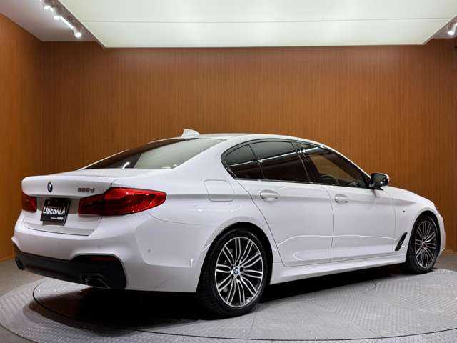 ＢＭＷ ５２３ｄ Mスポーツ 千葉県 2019(令1)年 4.5万km アルピンホワイトⅢ サンルーフ　/ハイラインＰＫＧ　/純正ナビ　/３６０°カメラ　/ＡＣＣ　/ＨＵＤ　/ｈ／ｋサウンド　/黒革　/シートヒーター　/パワーシート　/ＬＥＤヘッドライト　/オートライト　/パーキングアシスト　/ＥＴＣ　/パドルシフト