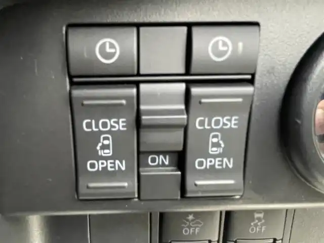 トヨタ ルーミー カスタムG 福岡県 2023(令5)年 0.8万km パールホワイトⅢ 純正7型SDナビ(フルセグＴＶ/ＣＤ/ＤＶＤ/ＢＴ) /トヨタセーフティー /コーナーセンサー/両側パワースライドドア/レーダークルコン /ドライブレコーダー【前後】 /オートホールド /USBポート /純正フロアマット /純正14インチアルミホイール /純正LEDヘッドライト /プッシュスタート /スマートキー