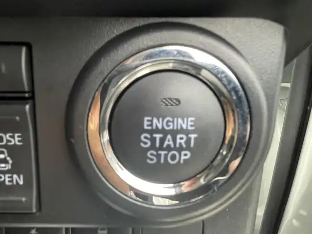 トヨタ ルーミー カスタムG 福岡県 2023(令5)年 0.8万km パールホワイトⅢ 純正7型SDナビ(フルセグＴＶ/ＣＤ/ＤＶＤ/ＢＴ) /トヨタセーフティー /コーナーセンサー/両側パワースライドドア/レーダークルコン /ドライブレコーダー【前後】 /オートホールド /USBポート /純正フロアマット /純正14インチアルミホイール /純正LEDヘッドライト /プッシュスタート /スマートキー