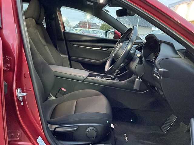 マツダ マツダ３ファストバック 15S ツーリング 岩手県 2019(令1)年 7.9万km ソウルレッドクリスタルM ナビ 全周囲 ヘッドアップディスプレイ ETC フルセグ Bluetooth再生 DVD再生 BSM HDMI レーダークルーズコントロール ドライブレコーダー 純正18インチAW オートLEDライト フォグランプ スマートキー