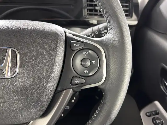 ホンダ ステップワゴン スパーダ ハイブリッド G EX ホンダセンシング 佐賀県 2018(平30)年 3.9万km プレミアムスパークルブラックパール 純正10インチナビ/フルセグTV/CD/DVD/Bluetooth/バックカメラ/衝突被害軽減システム/レーダークルーズコントロール/レーンアシスト/横滑り防止装置/ロードサインアシスト/先行車発進お知らせ機能/オートライト/LEDヘッドライト/フォグライト/ビルトインETC/電子パーキング/ブレーキホールド/両側パワースライドドア/ハーフレザーシート/運転席・助手席シートヒーター/後席サンシェード/シートバックテーブル/ISOFIX対応シート/純正フロアマット/純正16インチアルミホイール