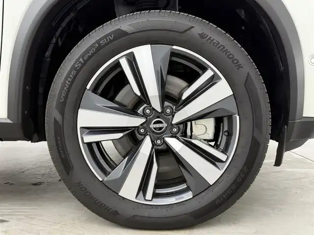 日産 エクストレイル G e－4ORCE 埼玉県 2024(令6)年 0.1万km ブリリアントホワイトパール 純正１２．３型ＤＡ　全方位　温シート　ＢＳＭ　ＨＵＤ　ＥＴＣ２．０　ＬＥＤ　プロパイロット　パーキングアシスト　パワーシート　パワーバックドア　ＡＣ１００V　ＢＴ　フルセグ　ダウンヒルアシスト　コネクトナビ