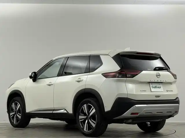 日産 エクストレイル G e－4ORCE 埼玉県 2024(令6)年 0.1万km ブリリアントホワイトパール 純正１２．３型ＤＡ　全方位　温シート　ＢＳＭ　ＨＵＤ　ＥＴＣ２．０　ＬＥＤ　プロパイロット　パーキングアシスト　パワーシート　パワーバックドア　ＡＣ１００V　ＢＴ　フルセグ　ダウンヒルアシスト　コネクトナビ