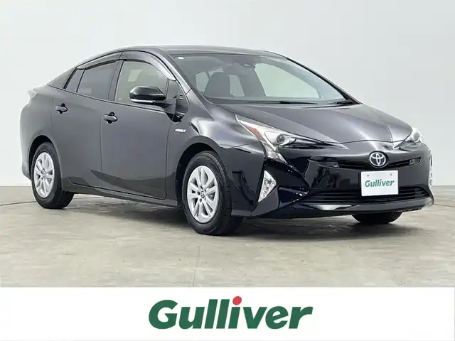 トヨタ プリウス Sセーフティプラス 千葉県 2018(平30)年 5.7万km アティチュードブラックマイカ 禁煙車/トヨタセーフティセンス/・プリクラッシュブレーキ/・インテリジェントクリアランスソナー/・自動ヘッドランプ/・レーンデパーチャーアラート/・先行車発進告知機能/・パーキングアシスト/純正7インチナビ/CD/Bluetooth/ワンセグ/社外デジタルインナーミラー/バックカメラ/レーダークルーズコントロール/LEDオートライト/純正フロアマット/ETC/プッシュスタート/ドアバイザー/スマートキー/スペアキー/取扱説明書/保証書