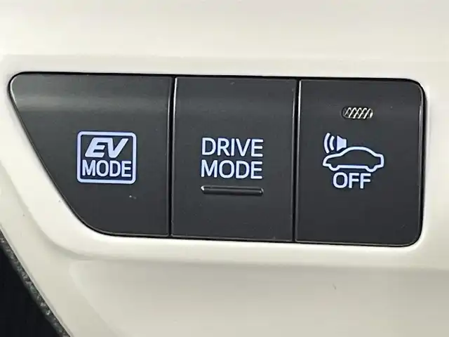 トヨタ プリウス Sセーフティプラス 千葉県 2018(平30)年 5.7万km アティチュードブラックマイカ 禁煙車/トヨタセーフティセンス/・プリクラッシュブレーキ/・インテリジェントクリアランスソナー/・自動ヘッドランプ/・レーンデパーチャーアラート/・先行車発進告知機能/・パーキングアシスト/純正7インチナビ/CD/Bluetooth/ワンセグ/社外デジタルインナーミラー/バックカメラ/レーダークルーズコントロール/LEDオートライト/純正フロアマット/ETC/プッシュスタート/ドアバイザー/スマートキー/スペアキー/取扱説明書/保証書