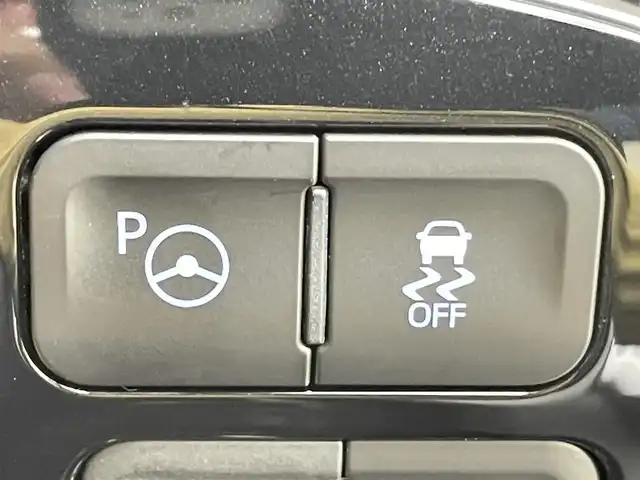 トヨタ プリウス Sセーフティプラス 千葉県 2018(平30)年 5.7万km アティチュードブラックマイカ 禁煙車/トヨタセーフティセンス/・プリクラッシュブレーキ/・インテリジェントクリアランスソナー/・自動ヘッドランプ/・レーンデパーチャーアラート/・先行車発進告知機能/・パーキングアシスト/純正7インチナビ/CD/Bluetooth/ワンセグ/社外デジタルインナーミラー/バックカメラ/レーダークルーズコントロール/LEDオートライト/純正フロアマット/ETC/プッシュスタート/ドアバイザー/スマートキー/スペアキー/取扱説明書/保証書