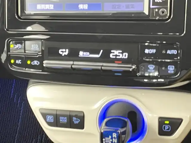 トヨタ プリウス Sセーフティプラス 千葉県 2018(平30)年 5.7万km アティチュードブラックマイカ 禁煙車/トヨタセーフティセンス/・プリクラッシュブレーキ/・インテリジェントクリアランスソナー/・自動ヘッドランプ/・レーンデパーチャーアラート/・先行車発進告知機能/・パーキングアシスト/純正7インチナビ/CD/Bluetooth/ワンセグ/社外デジタルインナーミラー/バックカメラ/レーダークルーズコントロール/LEDオートライト/純正フロアマット/ETC/プッシュスタート/ドアバイザー/スマートキー/スペアキー/取扱説明書/保証書