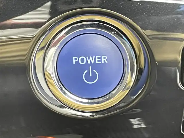 トヨタ プリウス Sセーフティプラス 千葉県 2018(平30)年 5.7万km アティチュードブラックマイカ 禁煙車/トヨタセーフティセンス/・プリクラッシュブレーキ/・インテリジェントクリアランスソナー/・自動ヘッドランプ/・レーンデパーチャーアラート/・先行車発進告知機能/・パーキングアシスト/純正7インチナビ/CD/Bluetooth/ワンセグ/社外デジタルインナーミラー/バックカメラ/レーダークルーズコントロール/LEDオートライト/純正フロアマット/ETC/プッシュスタート/ドアバイザー/スマートキー/スペアキー/取扱説明書/保証書