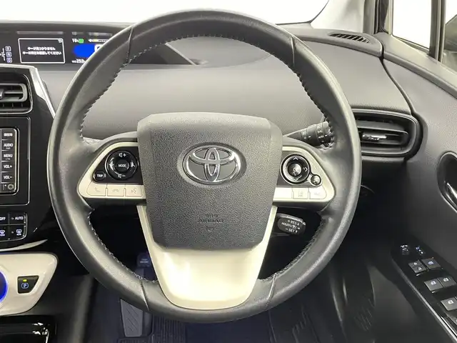 トヨタ プリウス Sセーフティプラス 千葉県 2018(平30)年 5.7万km アティチュードブラックマイカ 禁煙車/トヨタセーフティセンス/・プリクラッシュブレーキ/・インテリジェントクリアランスソナー/・自動ヘッドランプ/・レーンデパーチャーアラート/・先行車発進告知機能/・パーキングアシスト/純正7インチナビ/CD/Bluetooth/ワンセグ/社外デジタルインナーミラー/バックカメラ/レーダークルーズコントロール/LEDオートライト/純正フロアマット/ETC/プッシュスタート/ドアバイザー/スマートキー/スペアキー/取扱説明書/保証書