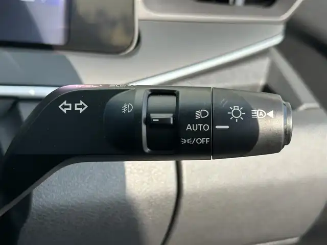 日産 ノート X 和歌山県 2023(令5)年 2.9万km ピュアホワイトパール 純正9インチディスプレイオーディオ/Bluetooth/USB/アラウンドビューモニター/ビルトインETC/前後ドライブレコーダー/デジタルインナーミラー/衝突軽減カメラ/BSM/コーナーセンサー/ステアリングスイッチ/電動パーキングブレーキ/オートブレーキホールド/ドライブモードセレクト/LEDヘッドライト/フォグランプ/オートライト/オートハイビーム/純正16インチAW/ドアバイザー/純正フロアマット/プッシュスタート/スマートキー/取扱説明書