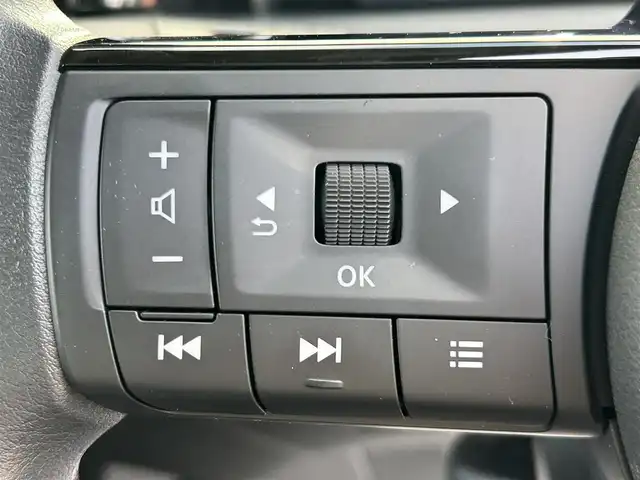 日産 ノート X 和歌山県 2023(令5)年 2.9万km ピュアホワイトパール 純正9インチディスプレイオーディオ/Bluetooth/USB/アラウンドビューモニター/ビルトインETC/前後ドライブレコーダー/デジタルインナーミラー/衝突軽減カメラ/BSM/コーナーセンサー/ステアリングスイッチ/電動パーキングブレーキ/オートブレーキホールド/ドライブモードセレクト/LEDヘッドライト/フォグランプ/オートライト/オートハイビーム/純正16インチAW/ドアバイザー/純正フロアマット/プッシュスタート/スマートキー/取扱説明書