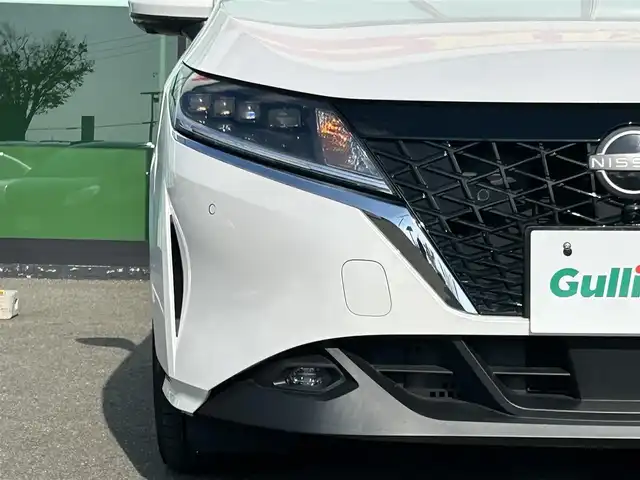 日産 ノート X 和歌山県 2023(令5)年 2.9万km ピュアホワイトパール 純正9インチディスプレイオーディオ/Bluetooth/USB/アラウンドビューモニター/ビルトインETC/前後ドライブレコーダー/デジタルインナーミラー/衝突軽減カメラ/BSM/コーナーセンサー/ステアリングスイッチ/電動パーキングブレーキ/オートブレーキホールド/ドライブモードセレクト/LEDヘッドライト/フォグランプ/オートライト/オートハイビーム/純正16インチAW/ドアバイザー/純正フロアマット/プッシュスタート/スマートキー/取扱説明書