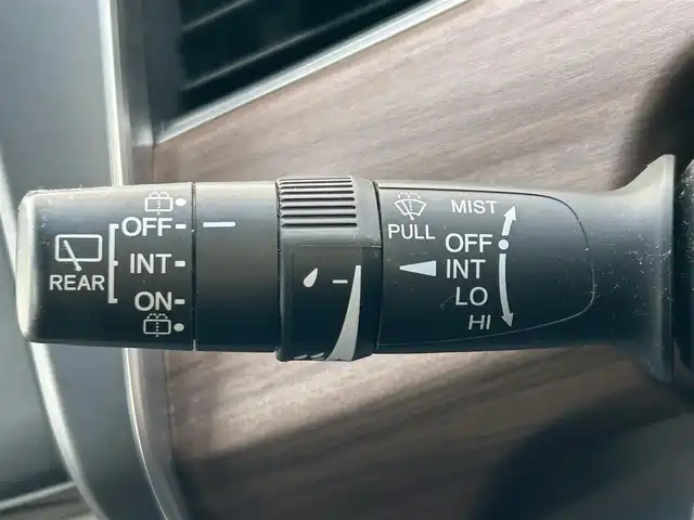 ホンダ フリード G ホンダセンシング 東京都 2022(令4)年 1.1万km ルナシルバーM Cパッケージ/コンフォートビューパッケージ/ホンダセンシング/衝突軽減ブレーキ/歩行者事故低減ステアリング/アダプティブクルーズコントロール/車線維持支援システム/路外逸脱抑制/誤発進抑制/先行車発進お知らせ/標識認識/マルチインフォメーションディスプレイ/純正ナビ/　CD/Bluetooth/SD/FM/AM/バックカメラ/両側パワースライドドア/純正ドライブレコーダー前後/ビルトインETC/オートライト/シートヒーター/電動オート格納ミラー/LEDウインカー付ミラー/親水ドアミラー/ヒーテッドドアミラー/熱線入フロントウインドウ/フロントドア撥水ガラス/車速連動間欠フロントワイパー/インパネセンターテーブル/シートバックポケット/センターアームレスト/ロールサンシェード/プッシュスタート/スマートキー/アイドリングストップ/純正フロアマット/ドアバイザー/保証書/取扱説明書/スペアキー