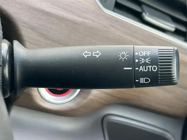 ホンダ フリード G ホンダセンシング 東京都 2022(令4)年 1.1万km ルナシルバーM Cパッケージ/コンフォートビューパッケージ/ホンダセンシング/衝突軽減ブレーキ/歩行者事故低減ステアリング/アダプティブクルーズコントロール/車線維持支援システム/路外逸脱抑制/誤発進抑制/先行車発進お知らせ/標識認識/マルチインフォメーションディスプレイ/純正ナビ/　CD/Bluetooth/SD/FM/AM/バックカメラ/両側パワースライドドア/純正ドライブレコーダー前後/ビルトインETC/オートライト/シートヒーター/電動オート格納ミラー/LEDウインカー付ミラー/親水ドアミラー/ヒーテッドドアミラー/熱線入フロントウインドウ/フロントドア撥水ガラス/車速連動間欠フロントワイパー/インパネセンターテーブル/シートバックポケット/センターアームレスト/ロールサンシェード/プッシュスタート/スマートキー/アイドリングストップ/純正フロアマット/ドアバイザー/保証書/取扱説明書/スペアキー