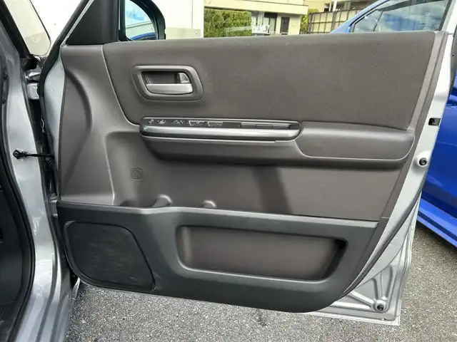 ホンダ フリード G ホンダセンシング 東京都 2022(令4)年 1.1万km ルナシルバーM Cパッケージ/コンフォートビューパッケージ/ホンダセンシング/衝突軽減ブレーキ/歩行者事故低減ステアリング/アダプティブクルーズコントロール/車線維持支援システム/路外逸脱抑制/誤発進抑制/先行車発進お知らせ/標識認識/マルチインフォメーションディスプレイ/純正ナビ/　CD/Bluetooth/SD/FM/AM/バックカメラ/両側パワースライドドア/純正ドライブレコーダー前後/ビルトインETC/オートライト/シートヒーター/電動オート格納ミラー/LEDウインカー付ミラー/親水ドアミラー/ヒーテッドドアミラー/熱線入フロントウインドウ/フロントドア撥水ガラス/車速連動間欠フロントワイパー/インパネセンターテーブル/シートバックポケット/センターアームレスト/ロールサンシェード/プッシュスタート/スマートキー/アイドリングストップ/純正フロアマット/ドアバイザー/保証書/取扱説明書/スペアキー