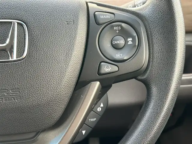 ホンダ フリード G ホンダセンシング 東京都 2022(令4)年 1.1万km ルナシルバーM Cパッケージ/コンフォートビューパッケージ/ホンダセンシング/衝突軽減ブレーキ/歩行者事故低減ステアリング/アダプティブクルーズコントロール/車線維持支援システム/路外逸脱抑制/誤発進抑制/先行車発進お知らせ/標識認識/マルチインフォメーションディスプレイ/純正ナビ/　CD/Bluetooth/SD/FM/AM/バックカメラ/両側パワースライドドア/純正ドライブレコーダー前後/ビルトインETC/オートライト/シートヒーター/電動オート格納ミラー/LEDウインカー付ミラー/親水ドアミラー/ヒーテッドドアミラー/熱線入フロントウインドウ/フロントドア撥水ガラス/車速連動間欠フロントワイパー/インパネセンターテーブル/シートバックポケット/センターアームレスト/ロールサンシェード/プッシュスタート/スマートキー/アイドリングストップ/純正フロアマット/ドアバイザー/保証書/取扱説明書/スペアキー