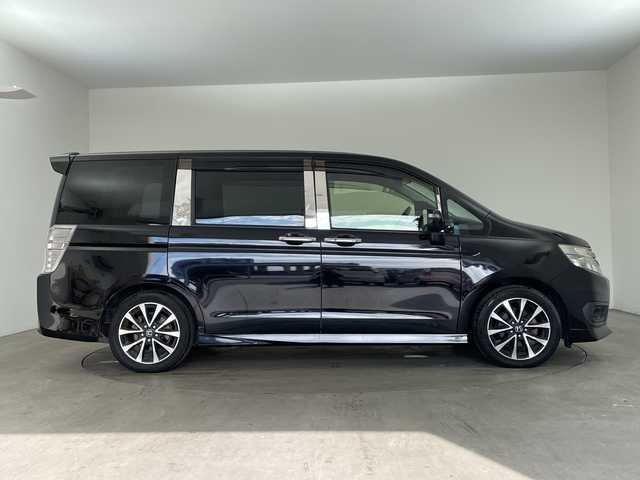 ホンダ ステップワゴン スパーダ Z クールスピリット 兵庫県 2012(平24)年 4.6万km プレミアムスパークルブラックパール ・純正ナビ/CD/DVD/USB/HDD/・純正フリップダウンモニター/・バックカメラ/・両側パワースライドドア/・クルーズコントロール/・パドルシフト/・HIDヘッドライト/・オートライト/・フォグランプ/・ハーフレザー/・純正17インチアルミホイール/・スマートキー/・保証書/・ワンオーナー