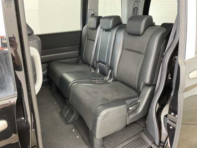 ホンダ ステップワゴン スパーダ Z クールスピリット 兵庫県 2012(平24)年 4.6万km プレミアムスパークルブラックパール ・純正ナビ/CD/DVD/USB/HDD/・純正フリップダウンモニター/・バックカメラ/・両側パワースライドドア/・クルーズコントロール/・パドルシフト/・HIDヘッドライト/・オートライト/・フォグランプ/・ハーフレザー/・純正17インチアルミホイール/・スマートキー/・保証書/・ワンオーナー