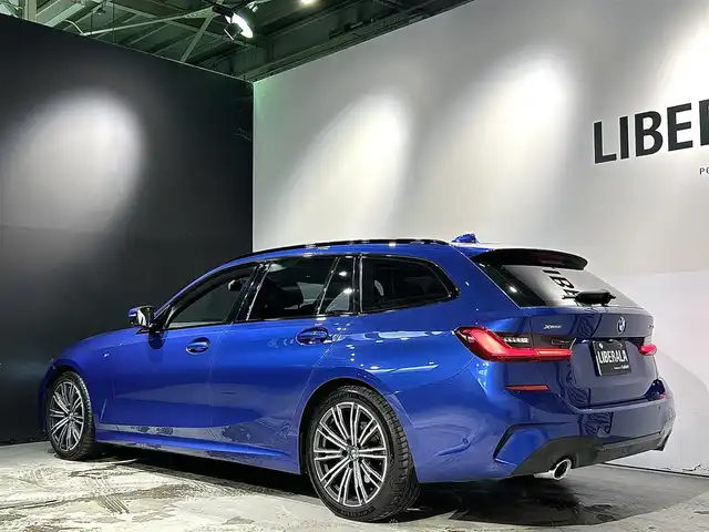 ＢＭＷ ３２０ｄ xDrive ツーリング Mスポーツ 道央・札幌 2020(令2)年 6.7万km 青 サウンドpkg/　・harman/kardonサラウンド・サウンド・システム/　・アコースティックガラス/　・地上デジタルTVチューナー/コンフォートpkg/　・オートマチック・トランク・リッド・オペレーション/　(オープン/クローズ)/　・ストレージ・パッケージ/　・Hifiスピーカー・システム/ドライビング・アシスト・プロフェッショナル/　・ACC/　・ステアリング&レーン・コントロール。アシスト/　・レーン・ディパーチャー・ウォーニング/　(車線逸脱警告システム)/　・レーン・チェンジ・ウォーニング/　・アクティブ・サイド・コリジョン・プロテクション/　・前車接近警告機能/　・衝突回避・被害軽減ブレーキ/　・後車衝突警告機能/　・クロス・トラフィック・ウォーニング/　・高速道路渋滞ハンズ・オフ・アシスト/　・エマージェンシー・ストップ・アシスト/　・トラフィック・サイン・アシスト/BMWライプ・コックピット/　・12.3インチマルチ・ディスプレイメーターパネル/　・10.25インチワイド・コントロール・ディスプレイ/　・HDDナビゲーションシステム/パワーシート(D/N)/シートヒーター(D/N)/黒革レザーシート