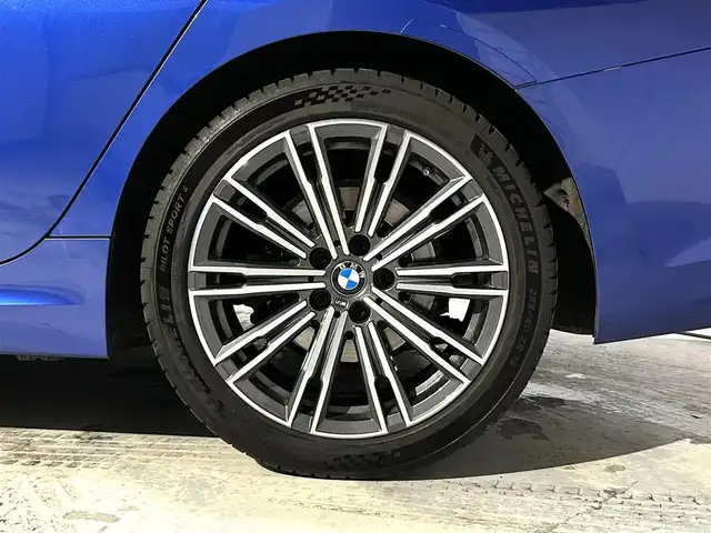 ＢＭＷ ３２０ｄ xDrive ツーリング Mスポーツ 道央・札幌 2020(令2)年 6.7万km 青 サウンドpkg/　・harman/kardonサラウンド・サウンド・システム/　・アコースティックガラス/　・地上デジタルTVチューナー/コンフォートpkg/　・オートマチック・トランク・リッド・オペレーション/　(オープン/クローズ)/　・ストレージ・パッケージ/　・Hifiスピーカー・システム/ドライビング・アシスト・プロフェッショナル/　・ACC/　・ステアリング&レーン・コントロール。アシスト/　・レーン・ディパーチャー・ウォーニング/　(車線逸脱警告システム)/　・レーン・チェンジ・ウォーニング/　・アクティブ・サイド・コリジョン・プロテクション/　・前車接近警告機能/　・衝突回避・被害軽減ブレーキ/　・後車衝突警告機能/　・クロス・トラフィック・ウォーニング/　・高速道路渋滞ハンズ・オフ・アシスト/　・エマージェンシー・ストップ・アシスト/　・トラフィック・サイン・アシスト/BMWライプ・コックピット/　・12.3インチマルチ・ディスプレイメーターパネル/　・10.25インチワイド・コントロール・ディスプレイ/　・HDDナビゲーションシステム/パワーシート(D/N)/シートヒーター(D/N)/黒革レザーシート