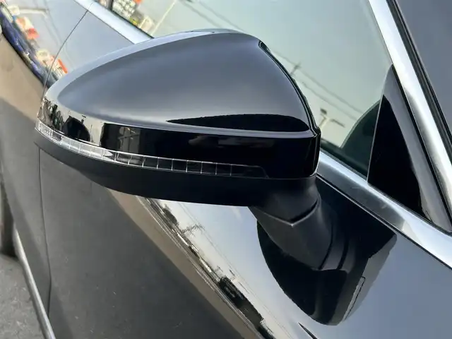 アウディ Ａ４ アバント 35TDI Sライン 茨城県 2022(令4)年 1.5万km 黒 ワンオーナー　/ＳｌｉｎｅｐｌｕｓＰＫＧ　/コンフォートＰＫＧ　/マトリクスＬＥＤ　/サラウンドビューカメラ　/バーチャルコックピット　/アンビエントライト　/ＰＷテールゲート　/半革　/全席シートヒーター　/ＰＷシート/純正ナビ/フルセグTV/禁煙車