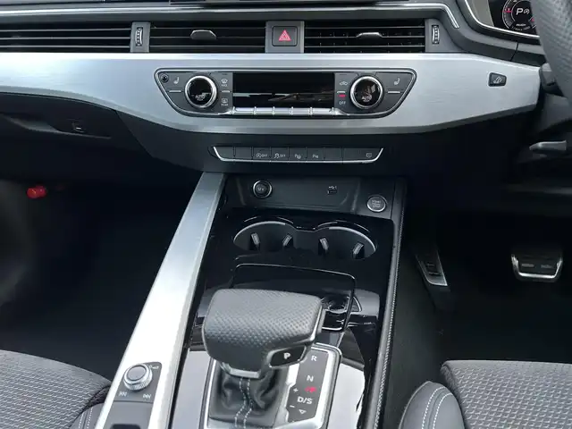 アウディ Ａ４ アバント 35TDI Sライン 茨城県 2022(令4)年 1.5万km 黒 ワンオーナー　/ＳｌｉｎｅｐｌｕｓＰＫＧ　/コンフォートＰＫＧ　/マトリクスＬＥＤ　/サラウンドビューカメラ　/バーチャルコックピット　/アンビエントライト　/ＰＷテールゲート　/半革　/全席シートヒーター　/ＰＷシート/純正ナビ/フルセグTV/禁煙車