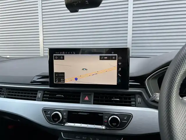 アウディ Ａ４ アバント 35TDI Sライン 茨城県 2022(令4)年 1.5万km 黒 ワンオーナー　/ＳｌｉｎｅｐｌｕｓＰＫＧ　/コンフォートＰＫＧ　/マトリクスＬＥＤ　/サラウンドビューカメラ　/バーチャルコックピット　/アンビエントライト　/ＰＷテールゲート　/半革　/全席シートヒーター　/ＰＷシート/純正ナビ/フルセグTV/禁煙車
