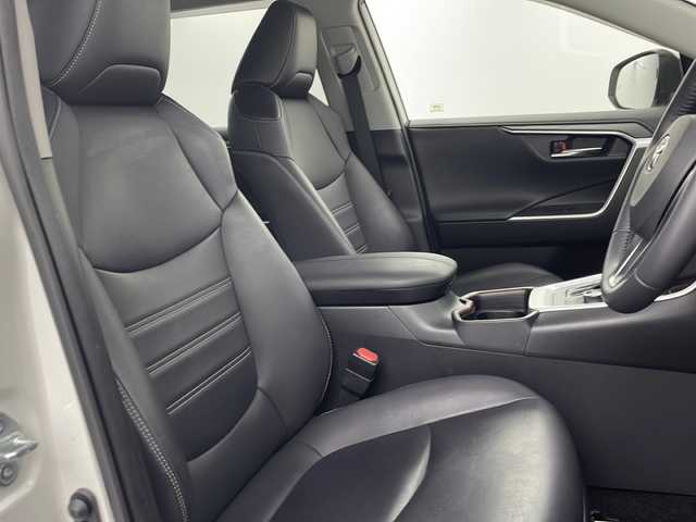 トヨタ ＲＡＶ４ G Zパッケージ 新潟県 2019(令1)年 4.1万km ホワイトパールクリスタルシャイン 4WD/純正ナビ/　　フルセグ/CD/HDMI/BT/バックカメラ/パワーバックドア/レーダークルーズコントロール/LEDオートライト/オートマチックハイビーム/Fフォグ/レザーシート/パワーシート/シートメモリー/シートヒーター/純正19インチアルミホイール/ステアリングスイッチ/デジタルインナーミラー/置くだけ充電/ステリングヒーター/スマートキー/ビルトインETC
