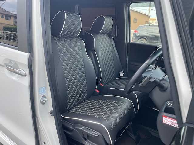 ホンダ Ｎ ＢＯＸ カスタム G EX ターボ ホンダセンシング 三重県 2018(平30)年 6.2万km プラチナホワイトパール ホンダセンシング/・衝突軽減ブレーキ/・誤発進抑制機能/・後方誤発進抑制機能/・歩行者事故低減ステアリング/・先行車発進お知らせ機能/・アダプティブクルーズコントロール/・車線維持支援システム/・オートハイビーム/・標識認識機能/・路外逸脱抑制機能/ターボ/純正8型ナビ/フルセグTV/【CD/DVD/SD/Bluetooth/USB/AUX】/バックカメラ/ビルトインETC/ドライブレコーダー/両側パワースライドドア/パドルシフト/ハーフレザーシート/レザー調シートカバー/オートライト/LEDヘッドランプ/LEDフロントフォグランプ/プッシュスタート/スマートキー/スペアキー/純正フロアマット