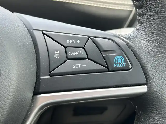 日産 セレナ ハイウェイスター Vセレクション 奈良県 2018(平30)年 4.2万km ブリリアントホワイトパール 純正９インチナビ　/フルセグＴＶ　/プロパイロット　/アラウンドビューモニター　/純正フリップダウンモニター　/デジタルインナーミラー　/両側パワースライドドア　/ビルトインＥＴＣ　/前後ドライブレコーダー　/ＷＡＣ/追従型クルーズコントロール/スマートキー/前後コーナーセンサー/LEDヘッドライト/AUTOHOLD