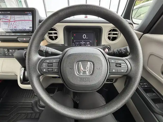 ホンダ Ｎ ＢＯＸ 宮城県 2024(令6)年 1.1万km 黒 登録時走行距離１０５７５ｋｍ/ワンオーナー/追従型クルーズコントロール/バックカメラ/衝突被害軽減システム/レーンキープアシスト/横滑り防止機能/電動パーキング/ブレーキホールド/アイドリングストップ/オートライト/オートマチックハイビーム/ドライブレコーダー前後/ETC/シートヒーター（D+N席）/社外ナビ/・フルセグテレビ/・Bluetooth